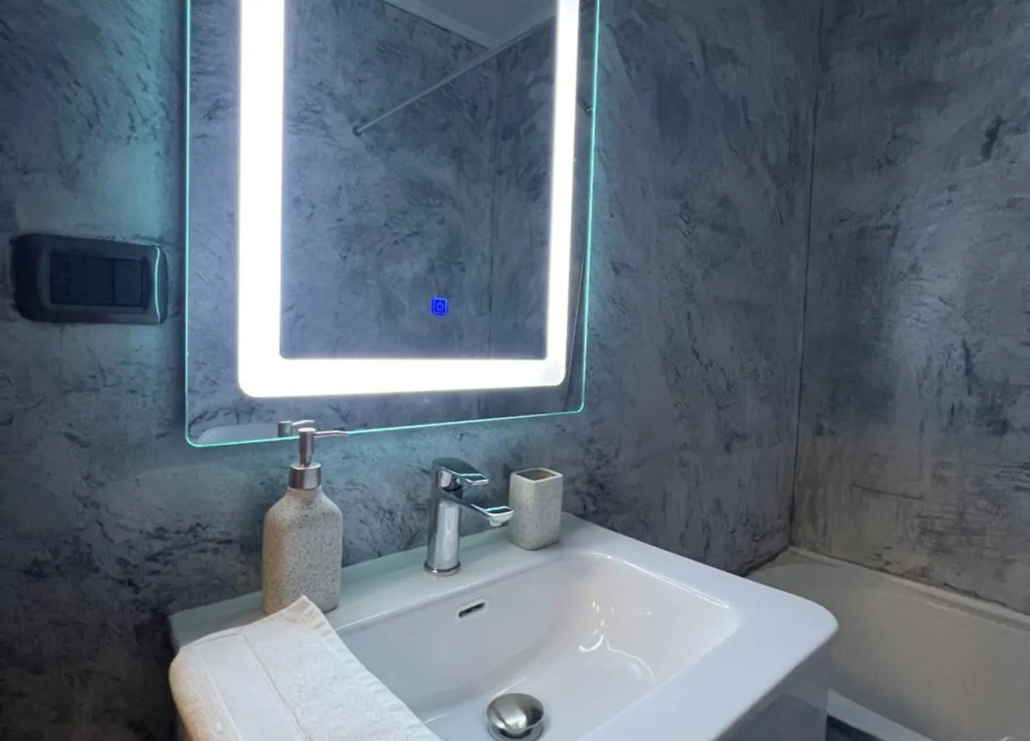 Central Cane Apartment 2 Tiran