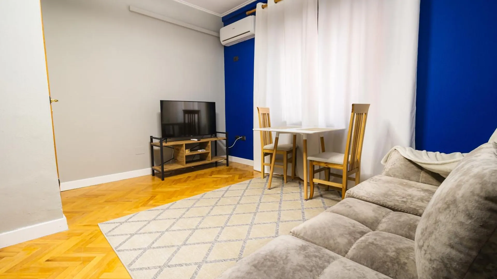 Central Cane Apartment 2 Tiran Arnavutluk