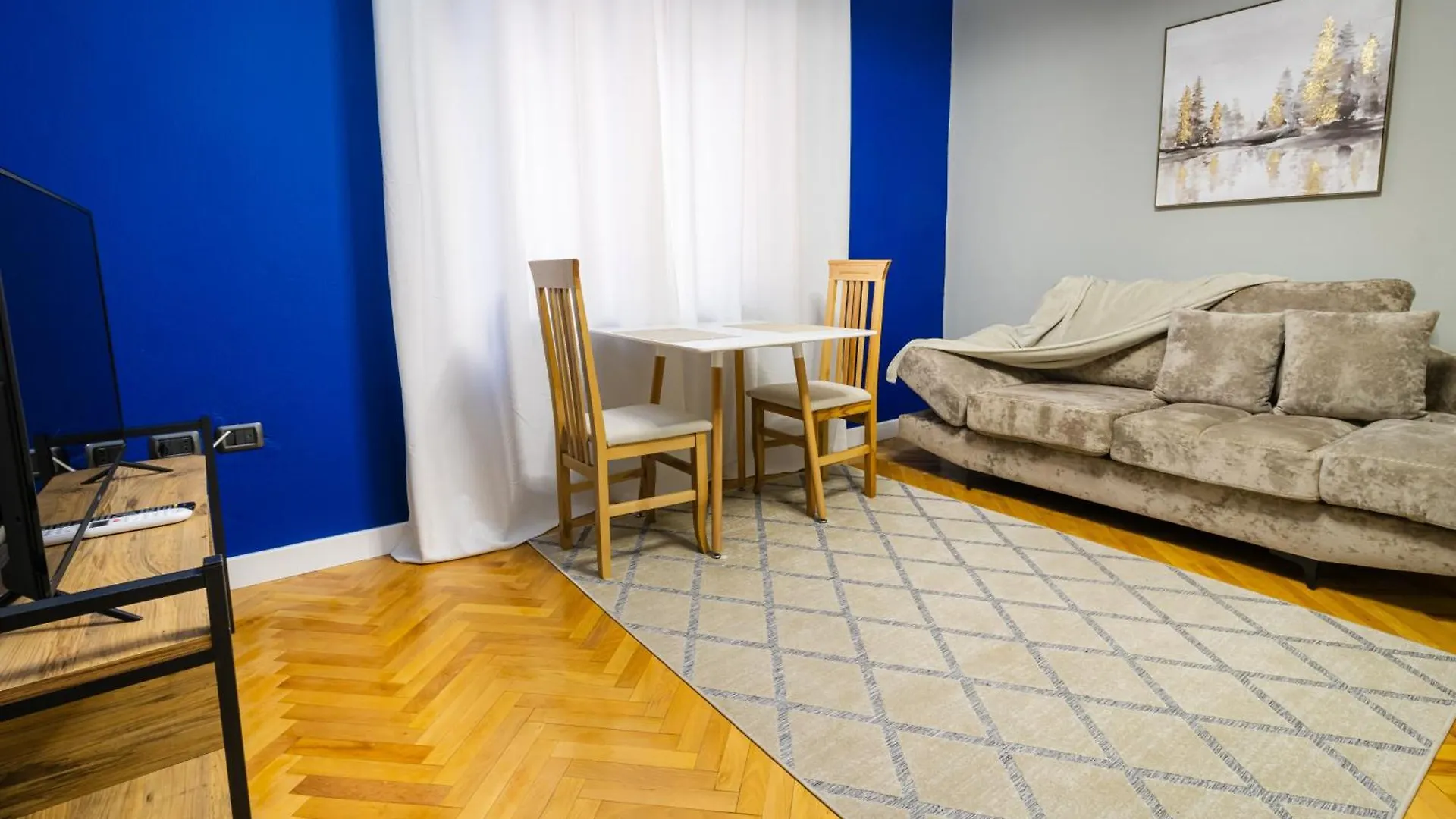 Central Cane Apartment 2 Tiran